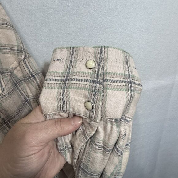 XIRENA Plaid Jensen Flannel  Top Size L Oversized Boxy Pearl Snap Ruffle Neck - Picture 8 of 13